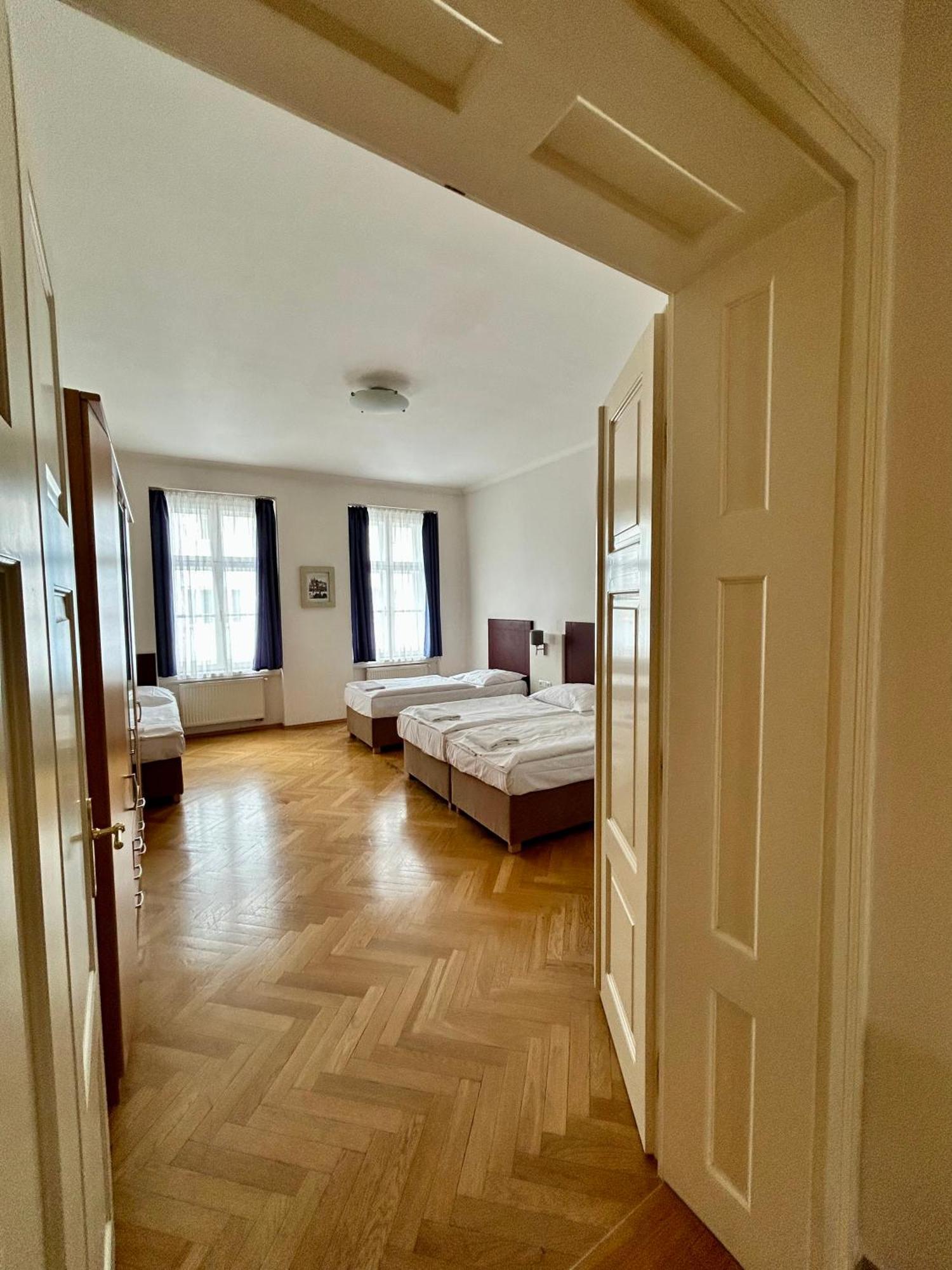 Quadrio Bedroom Praga